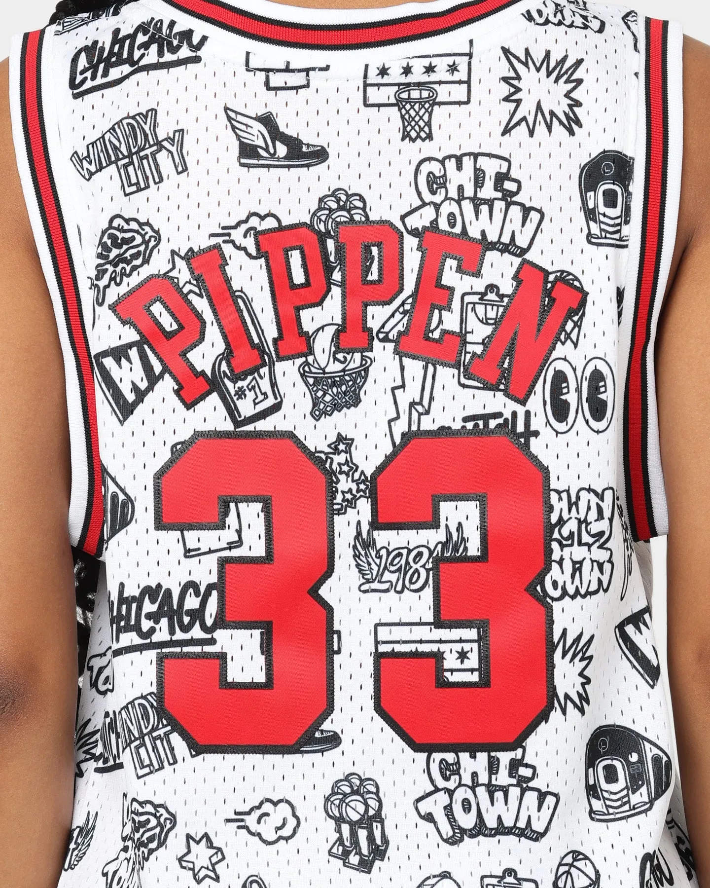 Mitchell & Ness Women's Chicago Bulls Scottie Pippen #33 Doodle Swingman Jersey White